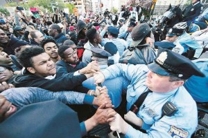 Fiscal�a de Maryland asume pesquisa por caso Gray